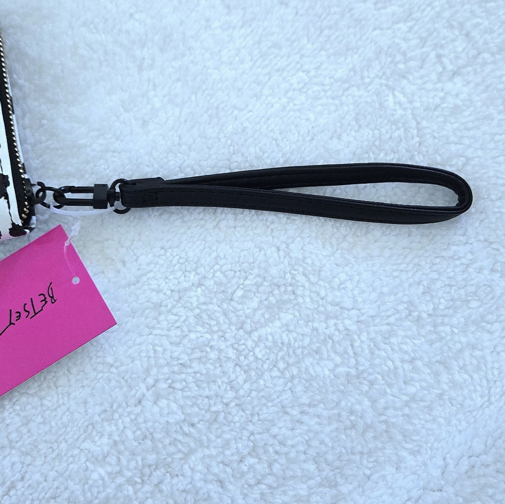 Betsey Johnson Leopard🐆 Hearts❤️ XO Zip Around Wristlet - NWT - Picture 12 of 15